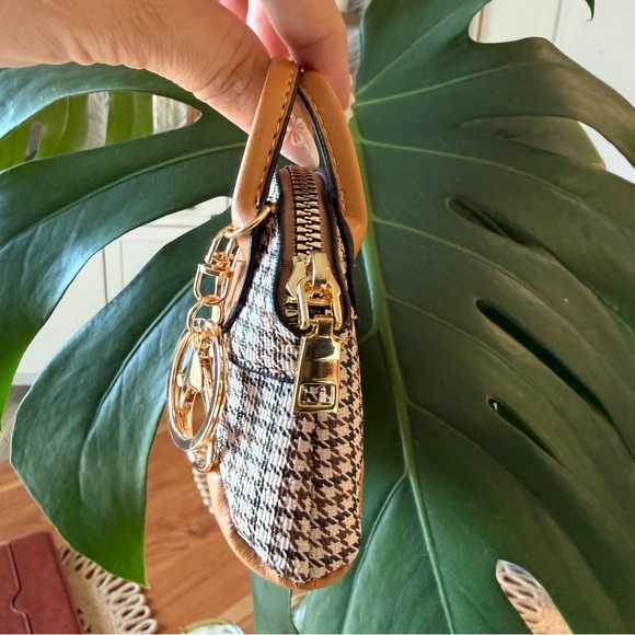 Stylish KEYCHAIN Tan and Black Mini tote Bag - Picture 3 of 4